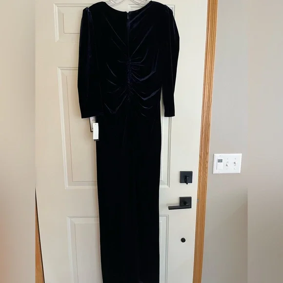 New R&M Richards blue long velvet V neck ruched poly/spandex dress. Size 14 - Picture 4 of 16